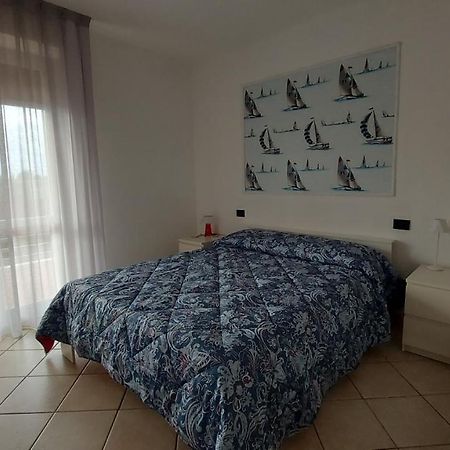 Appartamento Santa Costanza Con Piscina ซานวินเชนโซ ภายนอก รูปภาพ