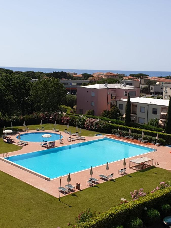Appartamento Santa Costanza Con Piscina ซานวินเชนโซ ภายนอก รูปภาพ