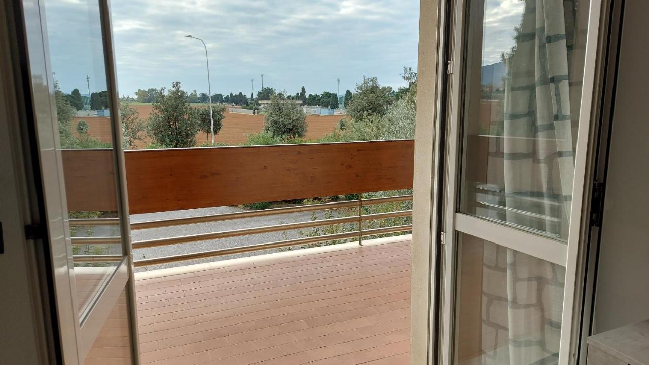 Appartamento Santa Costanza Con Piscina ซานวินเชนโซ ภายนอก รูปภาพ